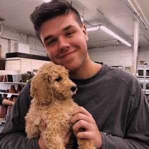 Meet your Posher, Maxwell